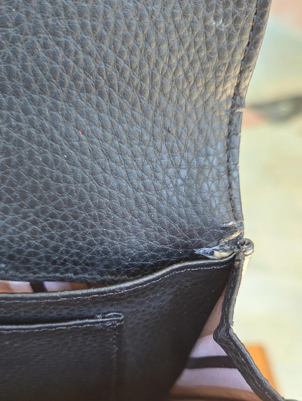 Tignanello Turnlock Black Leather Wallet $100 Retail GUC